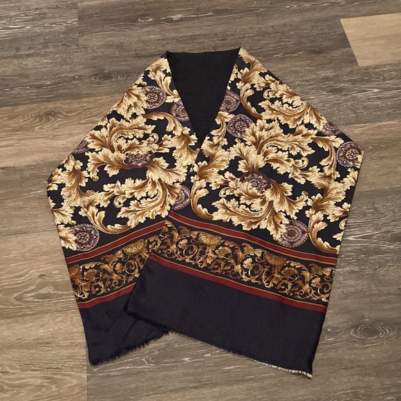 Printed Scarf - Picture 4 of 4